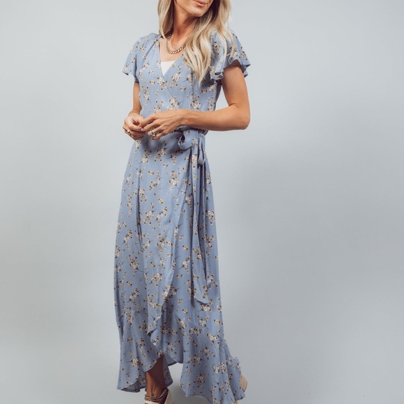 ❤️‍🔥Audrey 3+1 Women's Blue Floral Short Sleeve Wrap Midi Dress Size M - Picture 1 of 12